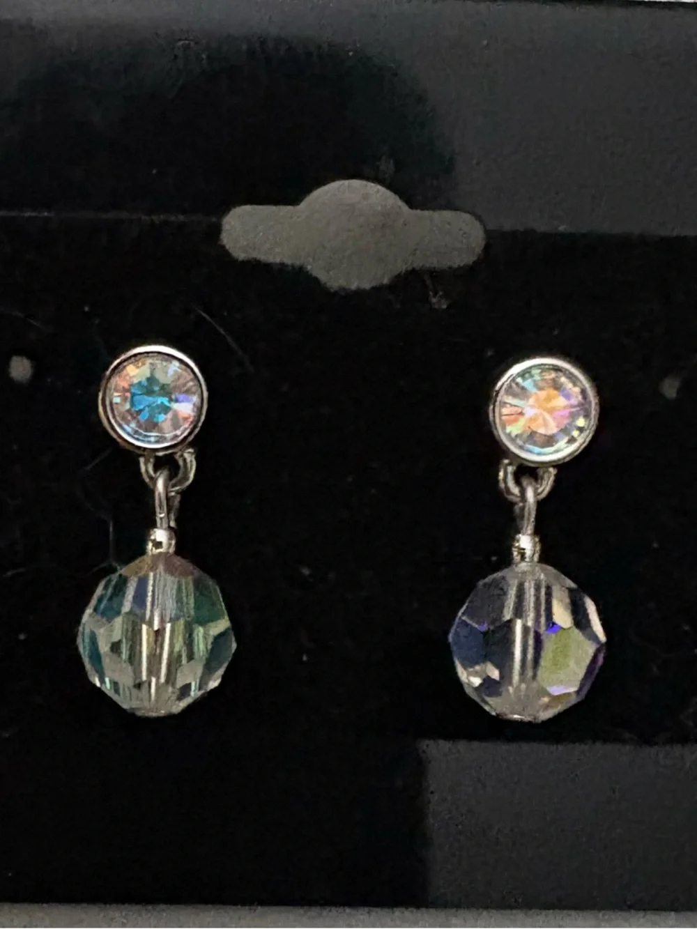 Swarovski Crystal Swan Signed VTG   Silver Tone Faceted Bead Dangle Earrings